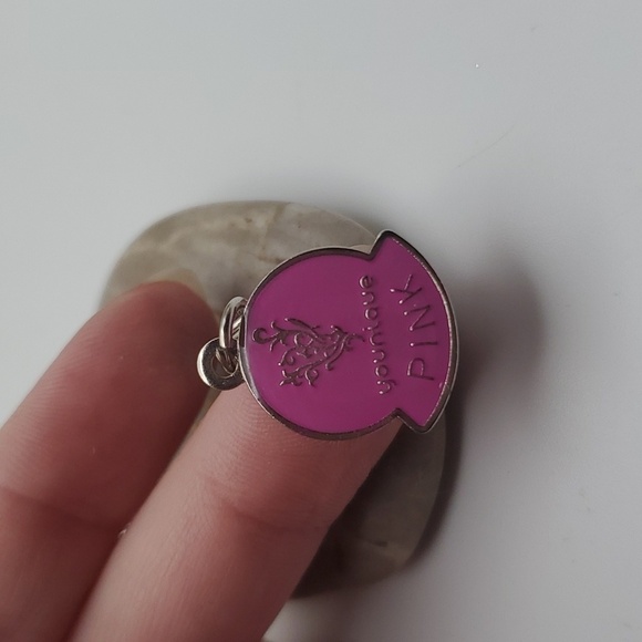 Younique‎ pink charm pendant